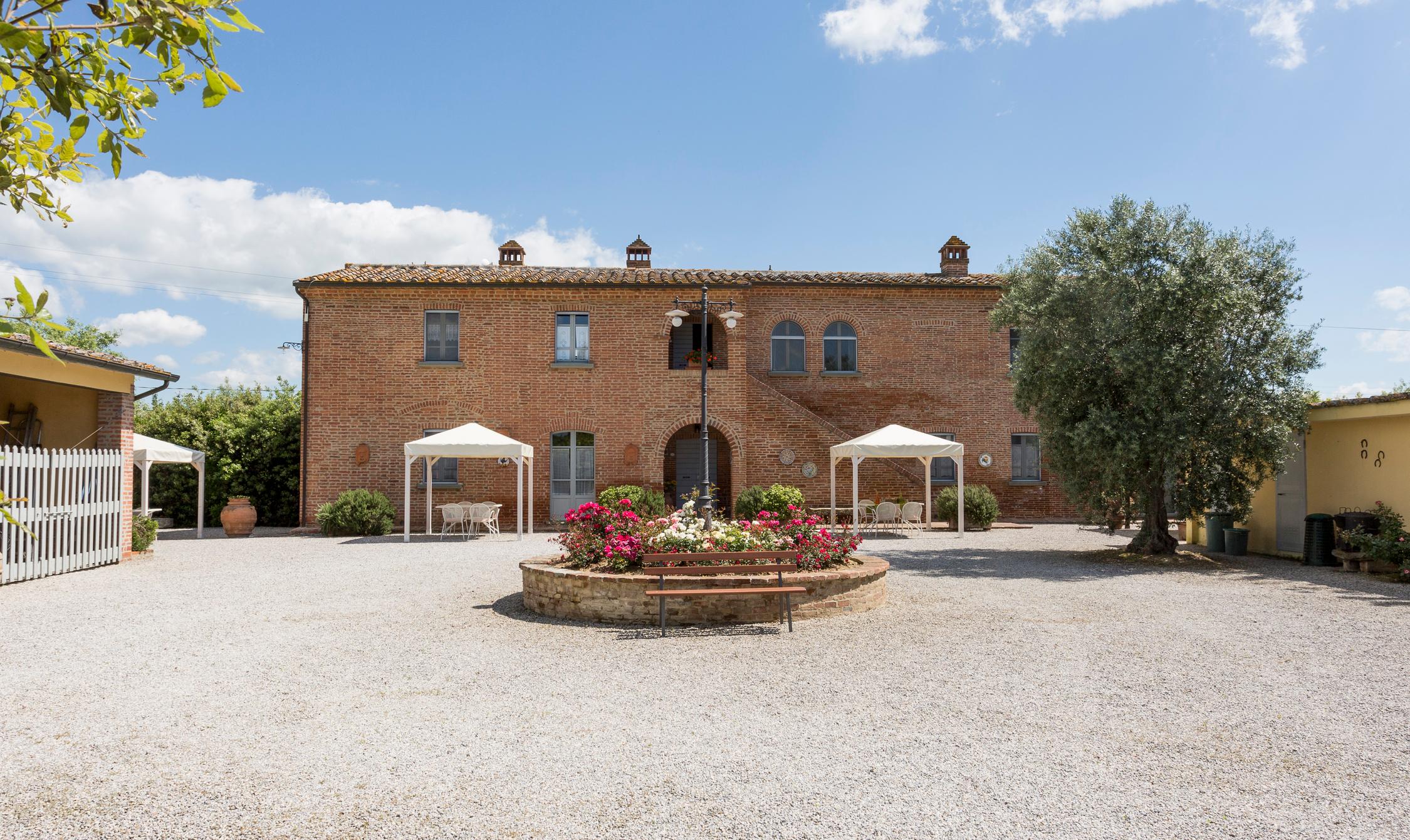 Agriturismo Casa Carlotta | Farmhouse in Tuscany, Foiano della Chiana