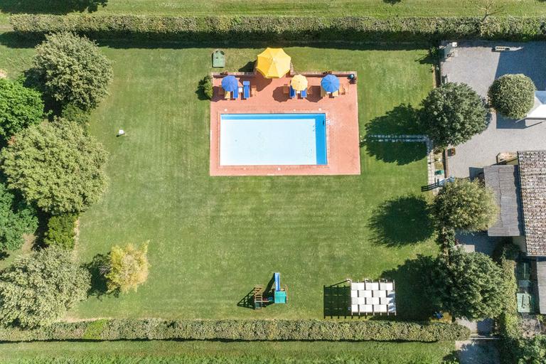 Agriturismo con piscina in Toscana tra Cortona e Foiano della Chiana