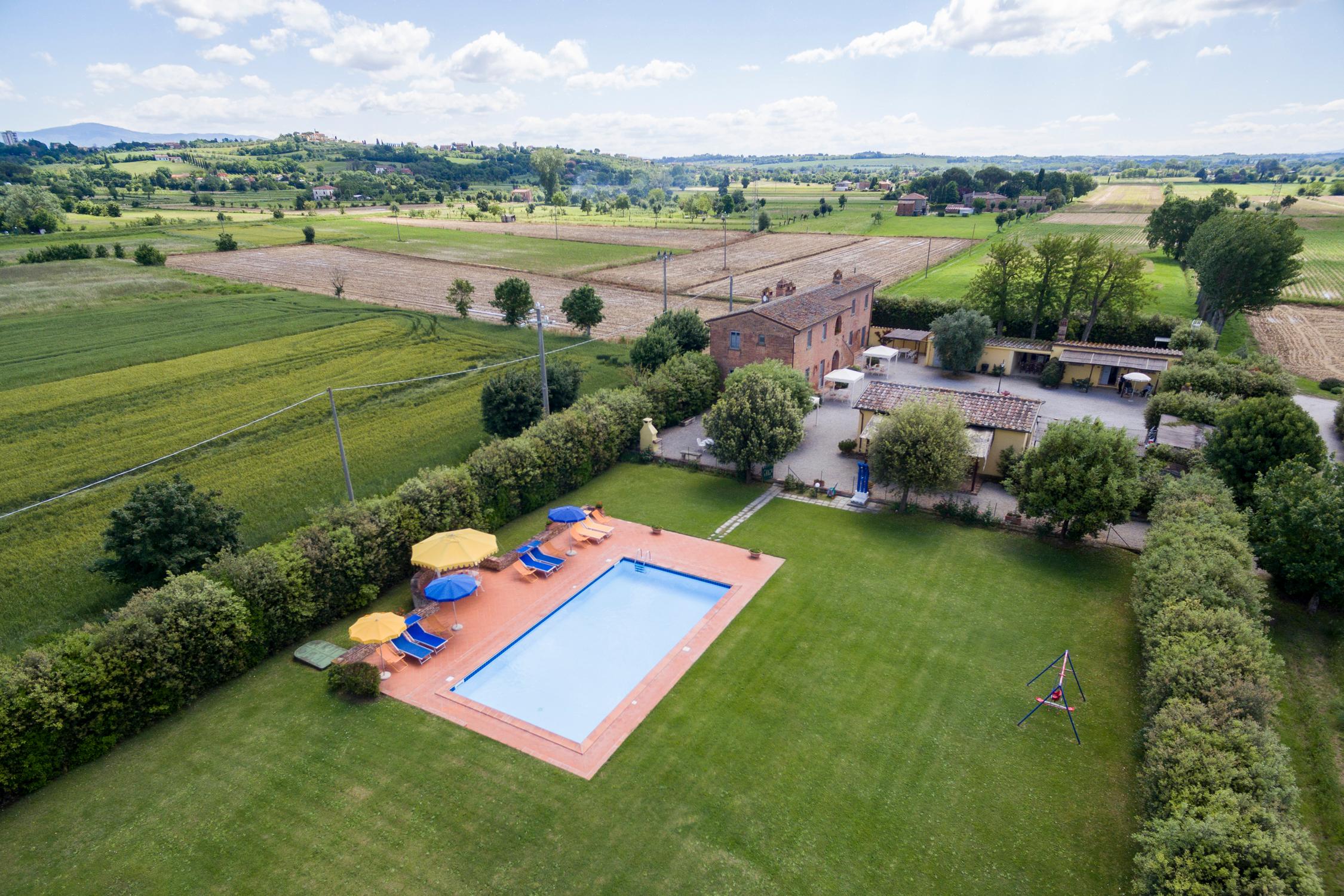 Agriturismo con piscina a Foiano della Chiana | Casa Carlotta